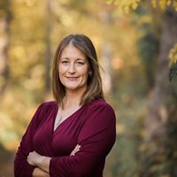 Headshot, Jan Glendening.